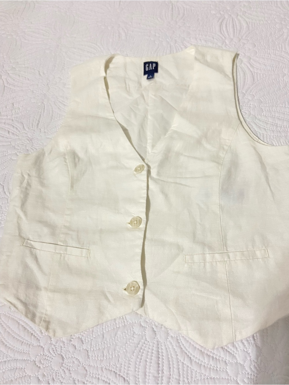 GAP Women's Cream Vest